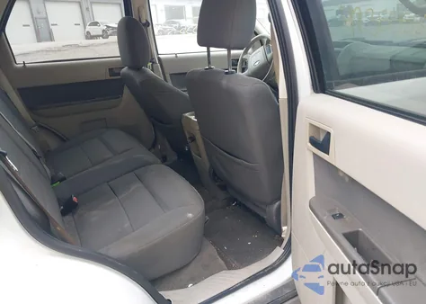 2009 Ford Escape Xlt from USA, damaged, VIN 1FMCU03709KB21411